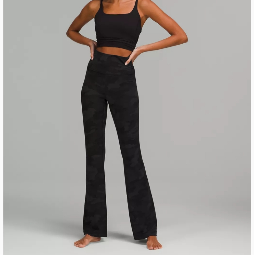 Lulu Groove Super-High-Rise Flared Pant Nulu Heritage 365 Camo Deep Coal Multi - Picture 4 of 17